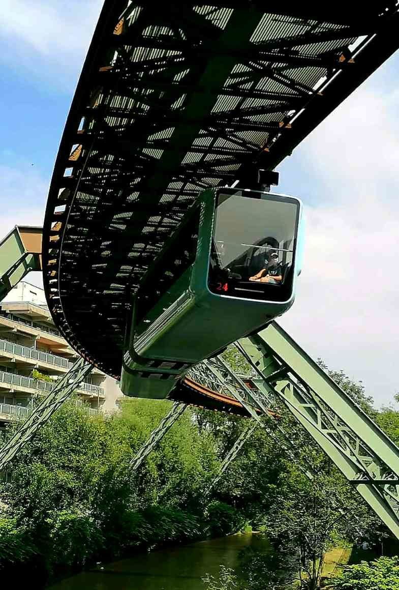 Schwebebahn