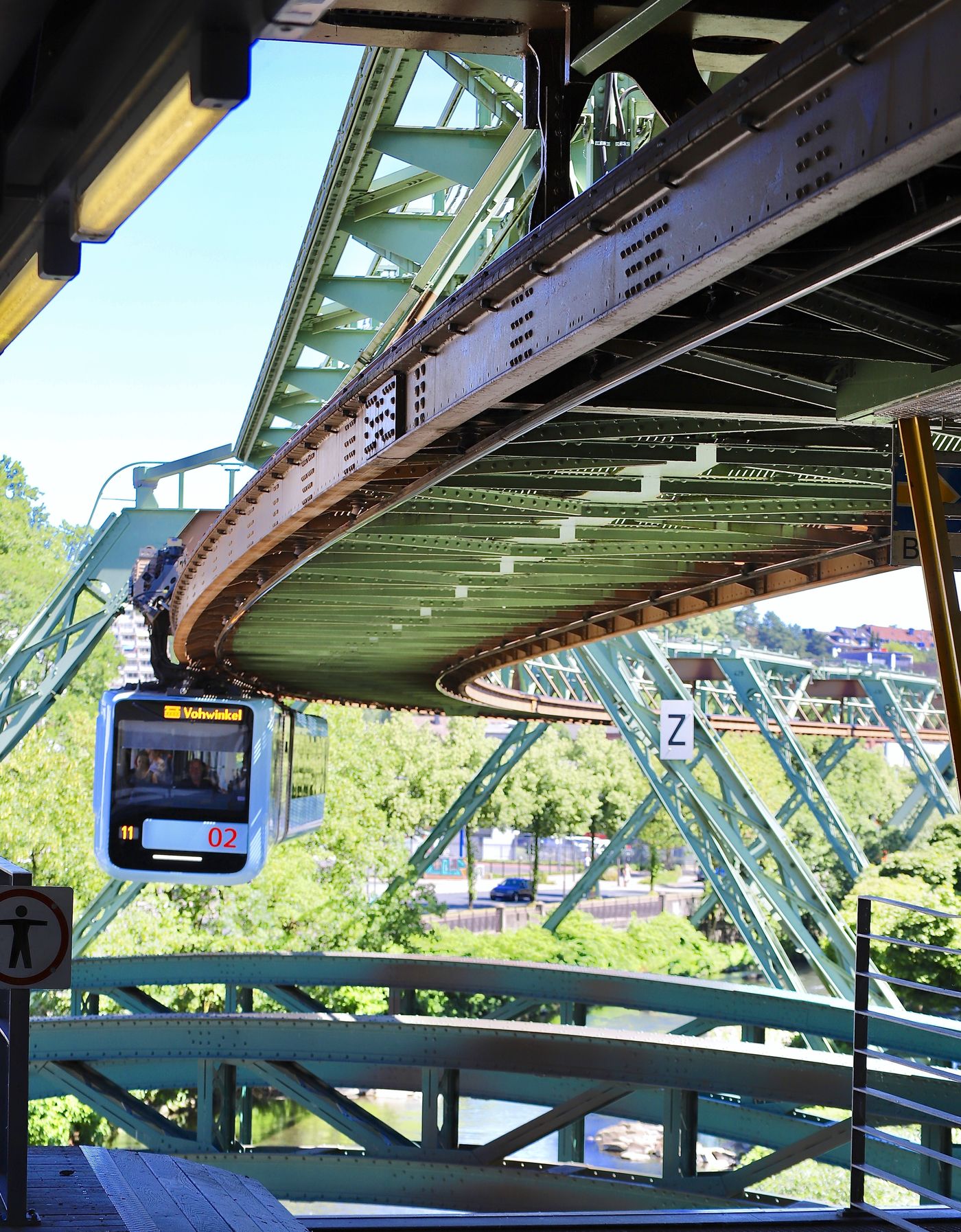 Schwebebahn