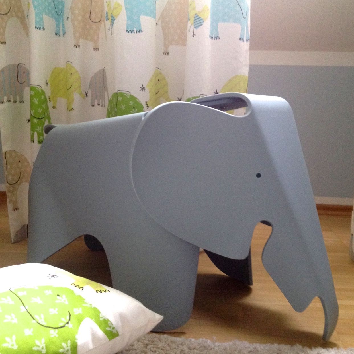 Eames Elephant