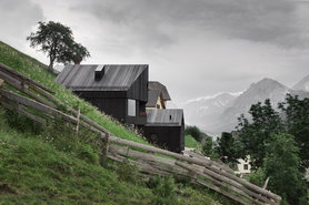 Chalet + Wohnhaus in Pliscia Südtirol