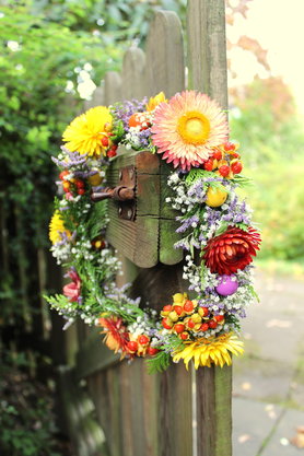 DIY-Anleitung: Blumenkranz binden mit Christin