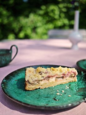 Community-Kuchen: Rhabarber-Streuselkuchen von gräserrauschen