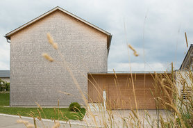 Rückseite und Garage