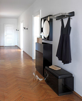 Elegant, schlichte Garderobe