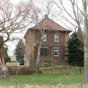 Seitenansicht, Villa vor der Sanierung